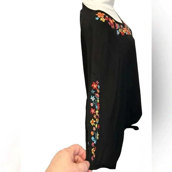 ODDY Women’s Black & Embroidered Poncho Size 2XL New with tags - Picture 6 of 12
